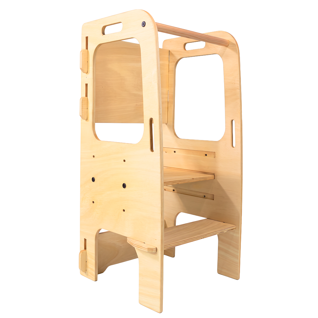 Vista de perfil de torre de aprendizaje Montessori con pizarrón lateral, acabado chapada de madera
